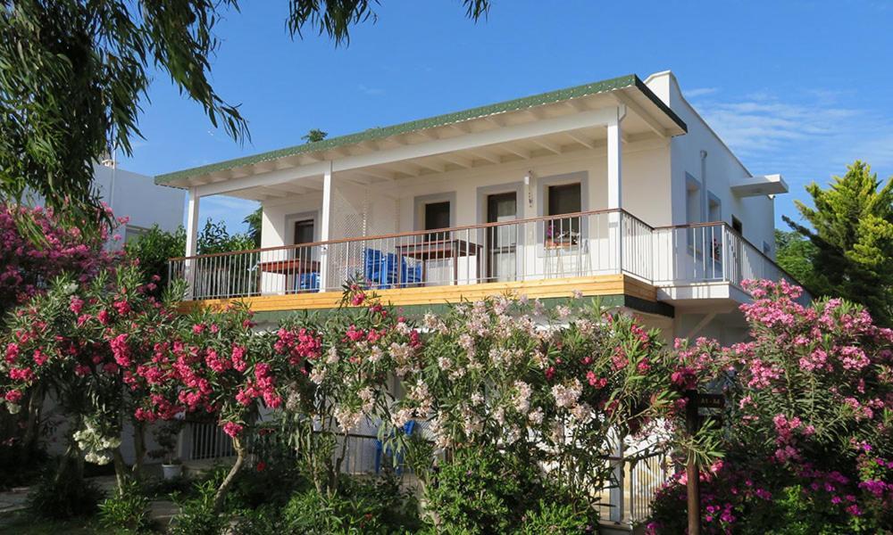 Arriba Pension & Restaurant Gumusluk Exterior photo